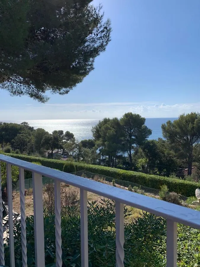Studio Vue Mer /Parking Privatif Saint-Raphael  Apartment Saint-Raphael (Var)